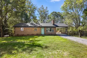 5109 P G Dr, Jonesville, NC 28642 - Photo 3