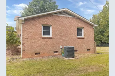 305 Broad Street, Reidsville, NC 27320 - Photo 7