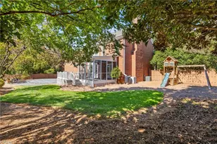 1203 Westminster Dr, Greensboro, NC 27410 - Photo 43