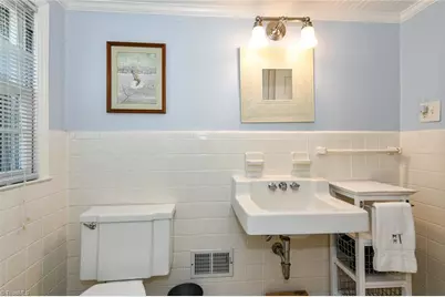 223 E Avondale Drive, Greensboro, NC 27403 - Photo 37