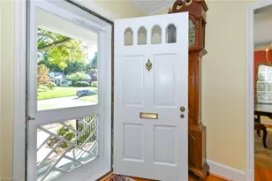 223 E Avondale Dr, Greensboro, NC 27403 - Photo 5