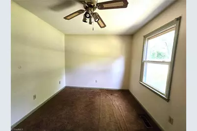 404 Miles Street, Eden, NC 27288 - Photo 7