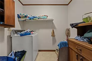 6203 Roblyn Rd, Greensboro, NC 27410 - Photo 25