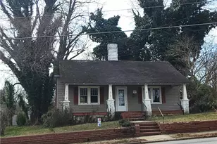 105 Academy St, Madison, NC 27025 - Photo 1