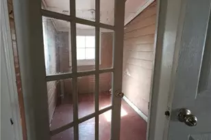 105 Academy St, Madison, NC 27025 - Photo 5