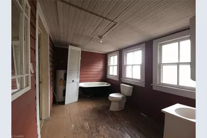 105 Academy Street, Madison, NC 27025 - Photo 13