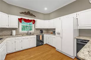 3659 Cherry Hill Dr, Greensboro, NC 27410 - Photo 13