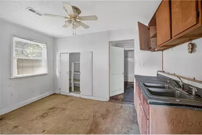 1213 Lolly Lane, Greensboro, NC 27405 - Photo 11