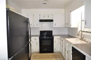 1504 Aspen Way, Winston-Salem, NC 27106 - Photo 5