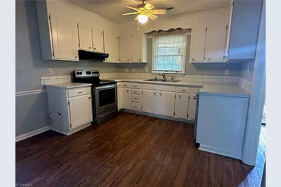 1629 Village Place, Winston-Salem, NC 27127 - Photo 5