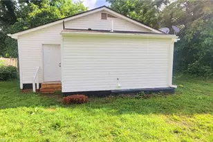 805 Moore St, Reidsville, NC 27320 - Photo 9