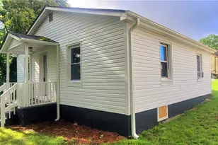 805 Moore St, Reidsville, NC 27320 - Photo 3