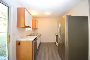 2553 Stratford Lake Rd, Winston-Salem, NC 27103 - Photo 7