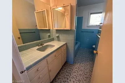 32 Vance Circle, Lexington, NC 27292 - Photo 13