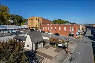 202 W Main St, Elkin, NC 28621 - Photo 21