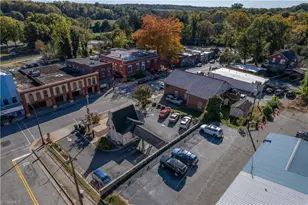 202 W Main St, Elkin, NC 28621 - Photo 23