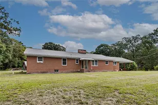 4142 Sadie Rd, Seagrove, NC 27341 - Photo 3