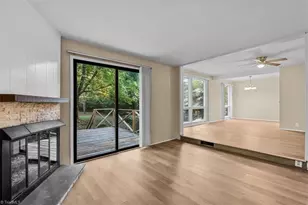 2523 Overbrook Dr, Greensboro, NC 27408 - Photo 9