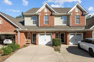 2926 Grove Park Dr, Burlington, NC 27215 - Photo 1