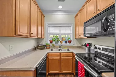 2926 Grove Park Drive, Burlington, NC 27215 - Photo 9