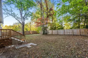 809 Daleview Pl, Greensboro, NC 27406 - Photo 33