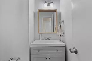 809 Daleview Pl, Greensboro, NC 27406 - Photo 19