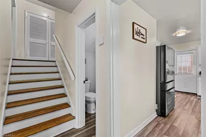 809 Daleview Place, Greensboro, NC 27406 - Photo 11