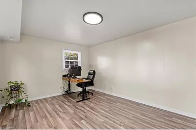 809 Daleview Place, Greensboro, NC 27406 - Photo 13