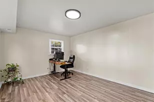 809 Daleview Pl, Greensboro, NC 27406 - Photo 13