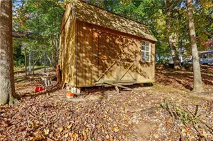 1000 Pineburr Rd, Jamestown, NC 27282 - Photo 23