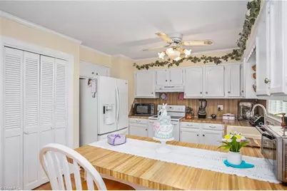 931 Nottingham Road, High Point, NC 27262 - Photo 11