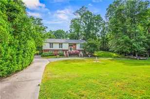 931 Nottingham Rd, High Point, NC 27262 - Photo 5