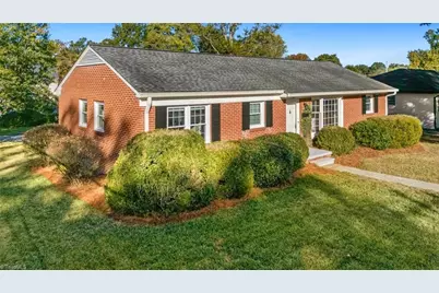 1004 Sherwood Drive, Burlington, NC 27215 - Photo 3