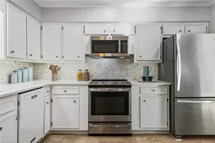 1004 Sherwood Dr, Burlington, NC 27215 - Photo 9