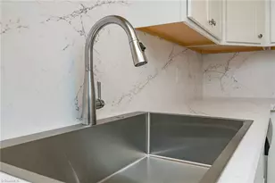 101 Booker Ave, Lexington, NC 27292 - Photo 9