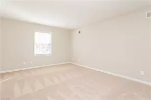 4805 Yorkwood Dr, Greensboro, NC 27407 - Photo 7