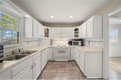 816 Newington Drive, Clemmons, NC 27012 - Photo 9