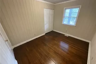 2706 Wynnewood Dr, Greensboro, NC 27408 - Photo 9