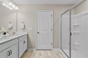 200 Berryfield Dr, Greensboro, NC 27410 - Photo 19