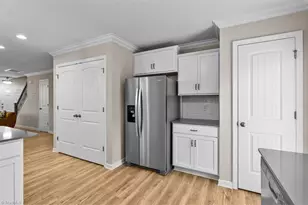 200 Berryfield Dr, Greensboro, NC 27410 - Photo 13