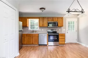 353 Hill St, Winston-Salem, NC 27107 - Photo 9