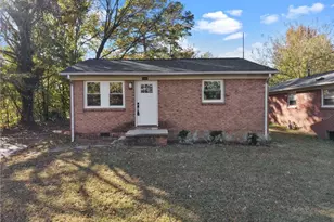 1402 Cyril Ln, Greensboro, NC 27401 - Photo 25