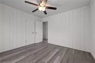 1402 Cyril Ln, Greensboro, NC 27401 - Photo 21