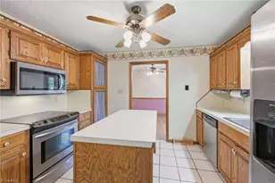 405 Oak St, East Bend, NC 27018 - Photo 9