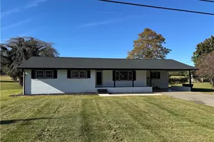 209 Freeman St, Dobson, NC 27017 - Photo 3