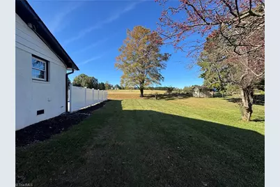 209 Freeman Street, Dobson, NC 27017 - Photo 5