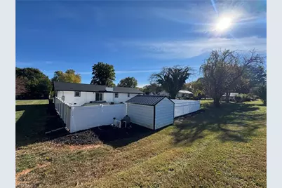 209 Freeman Street, Dobson, NC 27017 - Photo 9