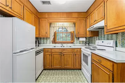 1267 Westview Terrace, Burlington, NC 27215 - Photo 13