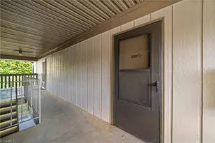 2235 Sunderland Rd, Winston-Salem, NC 27103 - Photo 3