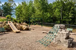 1628 Cross Vlg Ave, Kernersville, NC 27284 - Photo 15